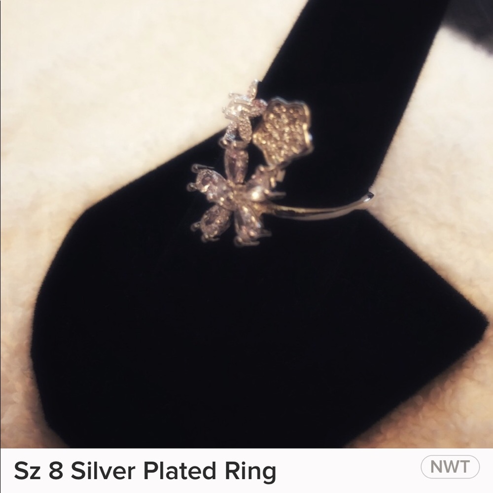 Sz 8 Silver Plated CZ Accents Ring - Picture 4 of 4
